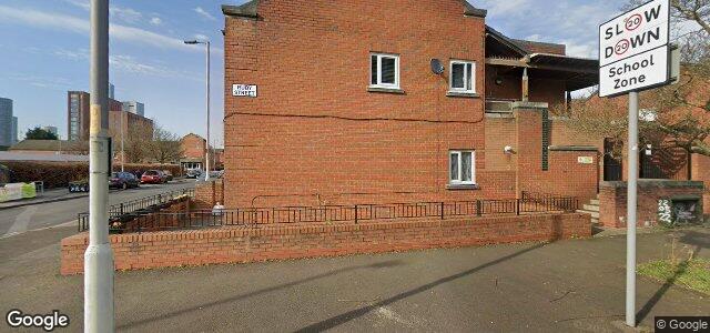 Larawan ng 2 Ruby Street sa Winnipeg, Manitoba