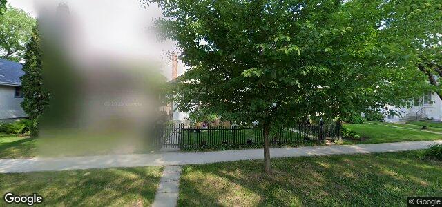Larawan ng 221 Sherburn Street sa Winnipeg, Manitoba