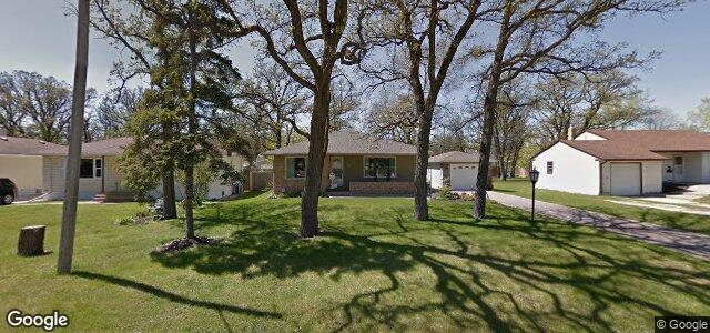 Larawan ng 128 Sunnyside Boulevard sa Winnipeg, Manitoba