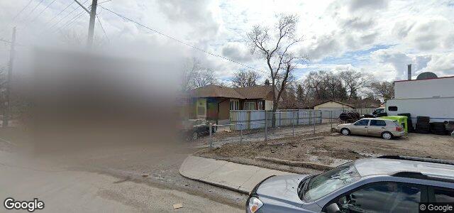 Larawan ng 12 Berrydale Avenue sa Winnipeg, Manitoba